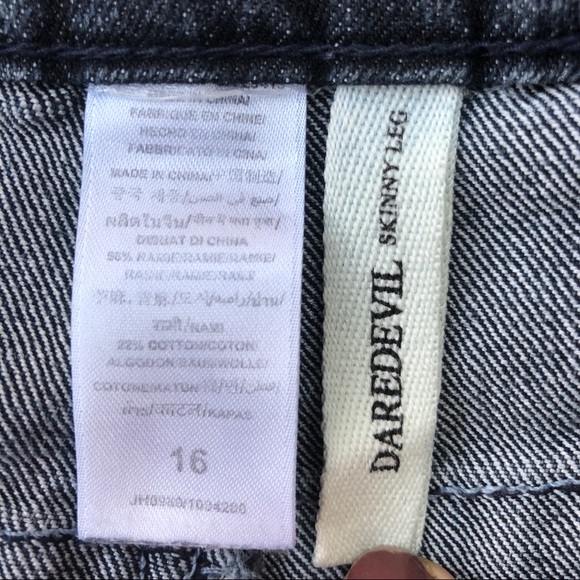 🏈Guess skinny jeans - Picture 4 of 7